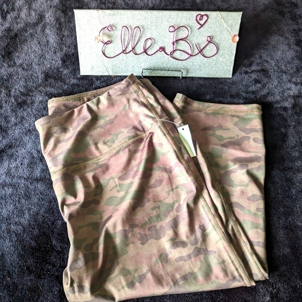 Camo Print Athletic Capri XXL